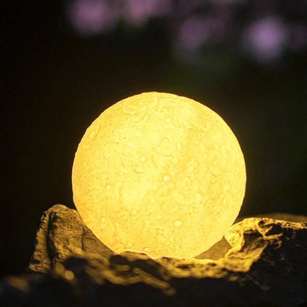 Lua Luminária 3D - Suporte em Madeira